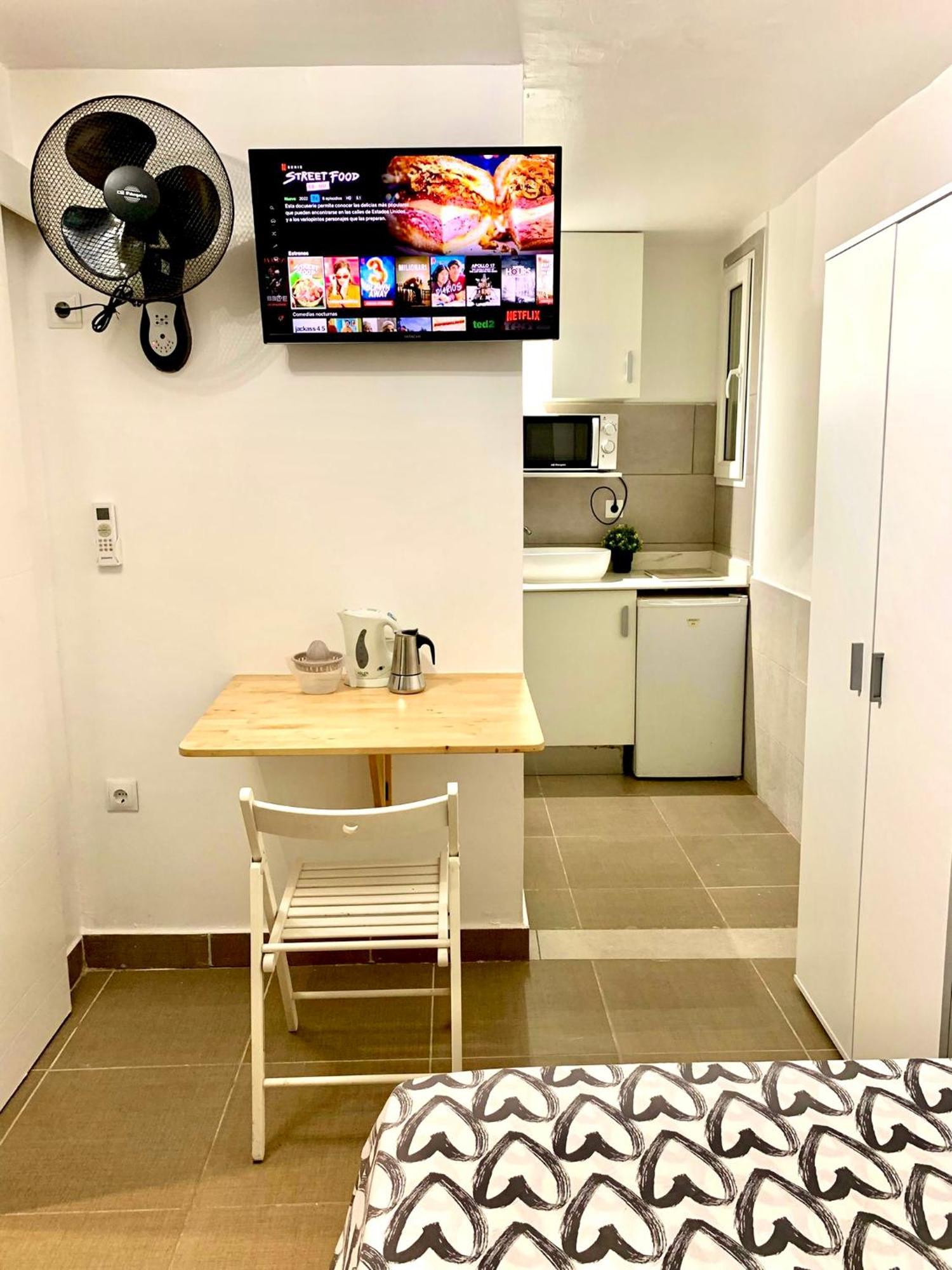 Nice Apartment In Barcelona By Perita Next Metro St T1 Exterior foto