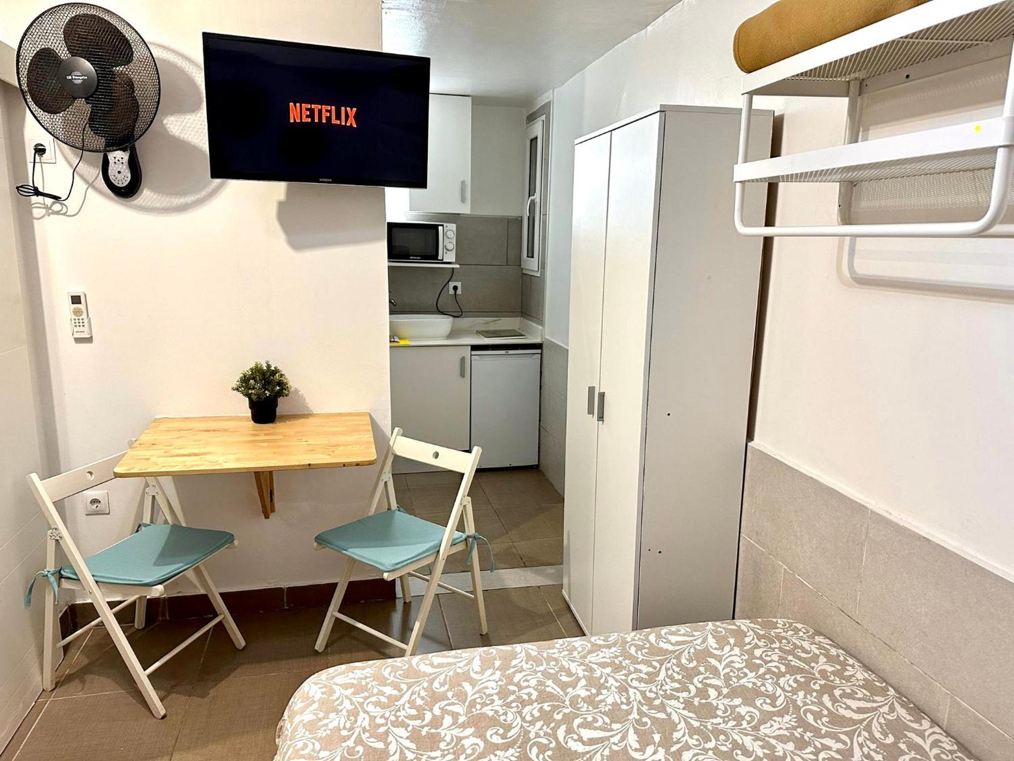 Nice Apartment In Barcelona By Perita Next Metro St T1 Exterior foto